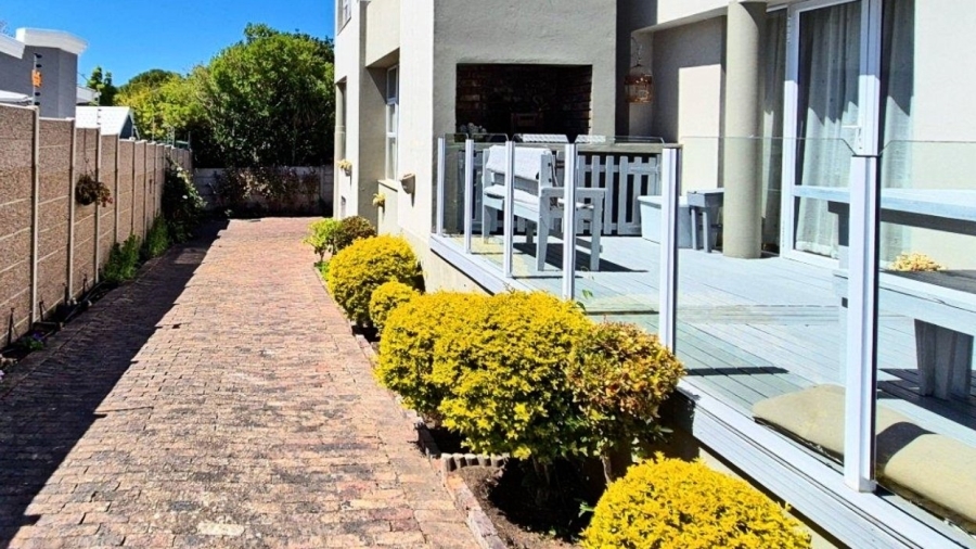 3 Bedroom Property for Sale in Hartenbos Central Western Cape
